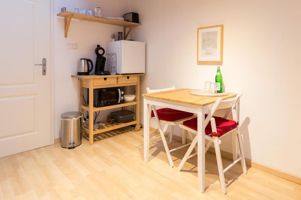 Apartment Wilhelmstr Fuer Bis Zu 3 Personen Bruhl Bagian luar foto